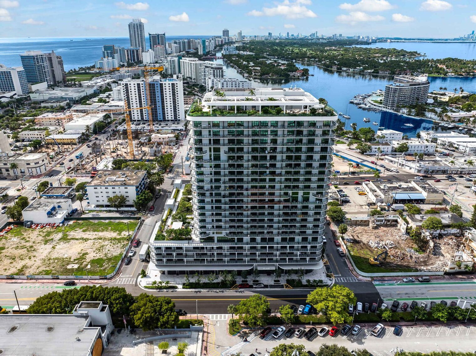 Building Photo - 7144 Byron Ave