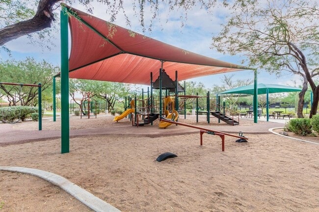 Building Photo - 2425 W Bronco Butte Trl