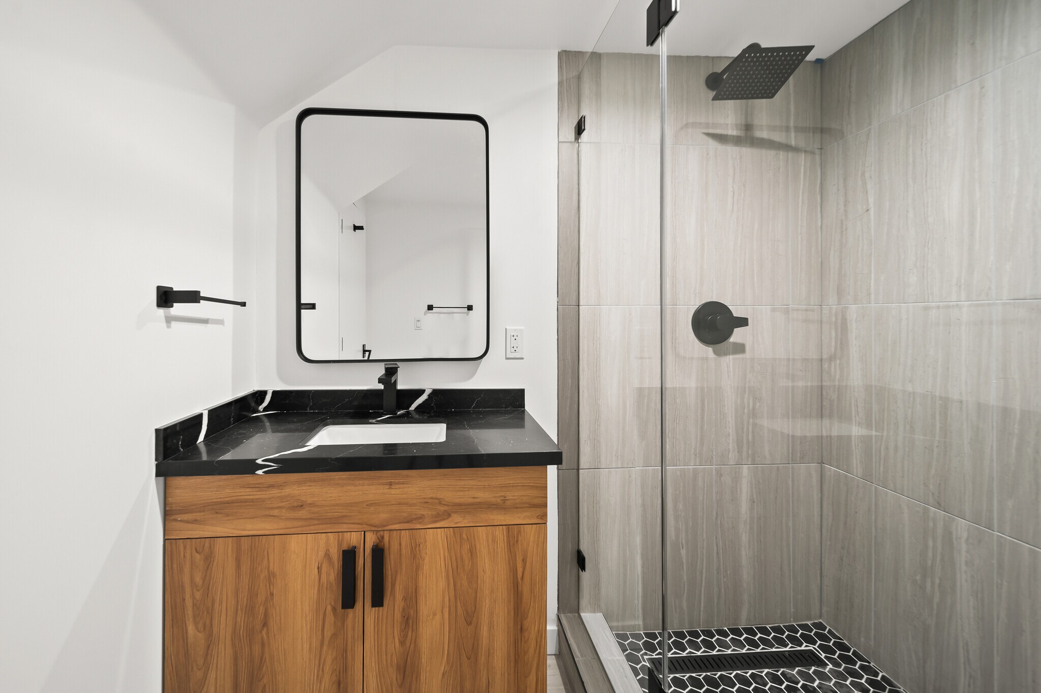 Building Photo - 6049 Craner Ave