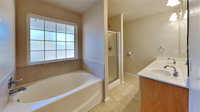 Building Photo - 21886 Pioneer Cir