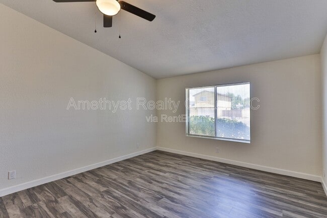 Building Photo - 4419 W Shaw Butte Dr