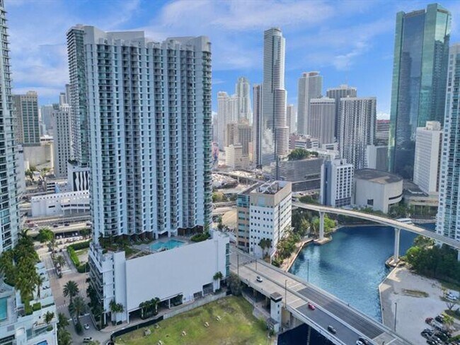 Primary Photo - 350 S Miami Ave