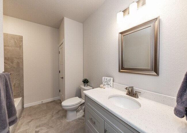 Building Photo - Mt. Shadows End Unit 3 Bed Luxury Townhome