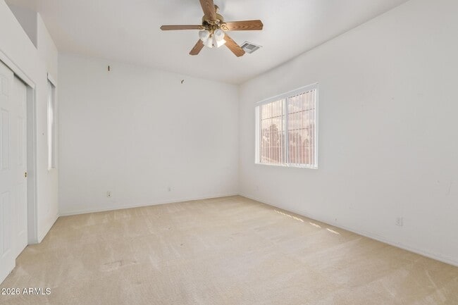 Building Photo - 589 N Acacia Dr