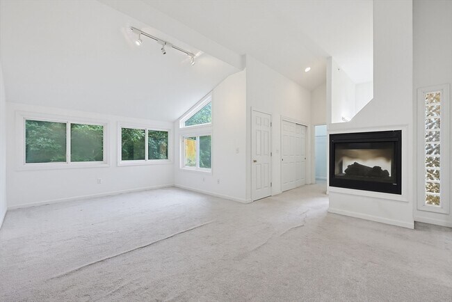 Building Photo - 3103 Maple Brook Rd