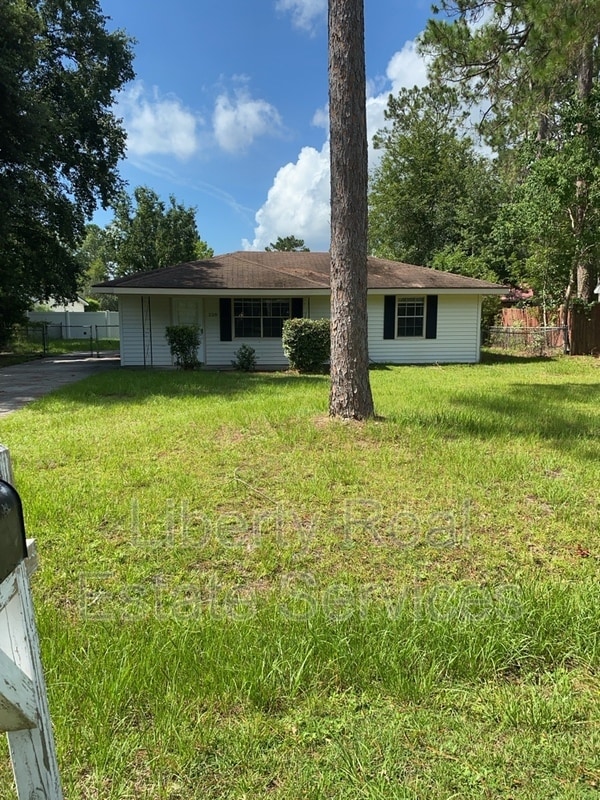 Primary Photo - 228 Pointe S Dr