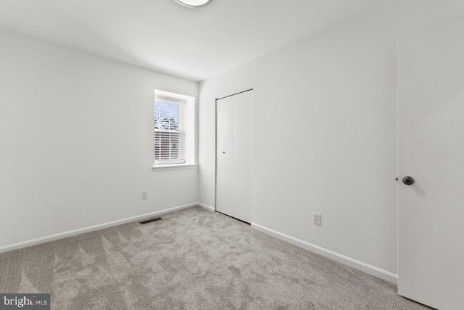 Building Photo - 8234 Stationhouse Ct