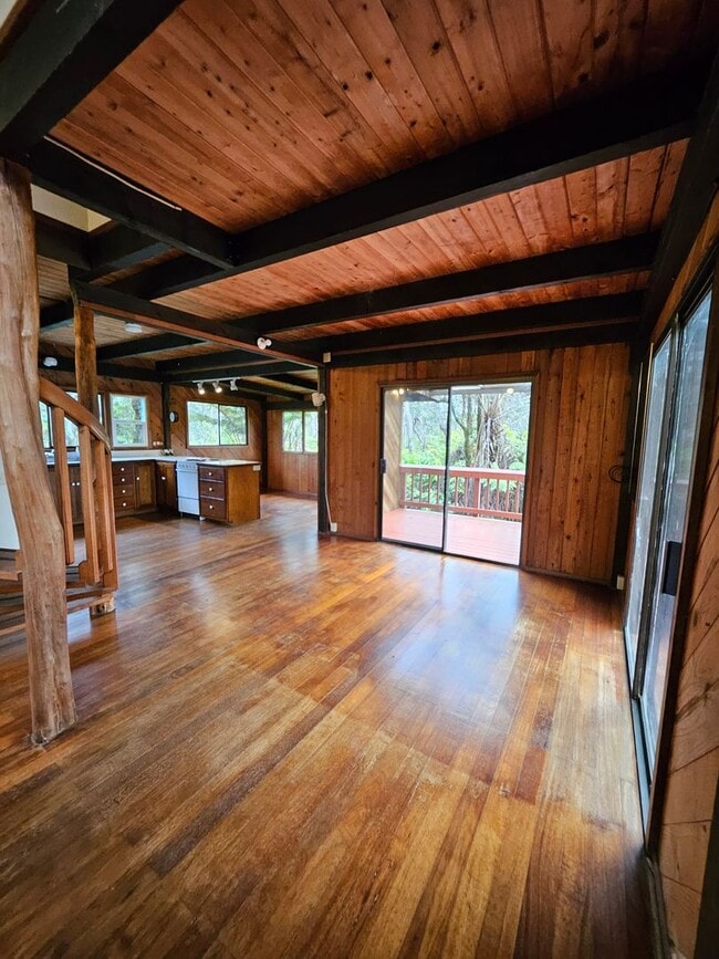 Building Photo - Beautiful Houses Located in Volcano