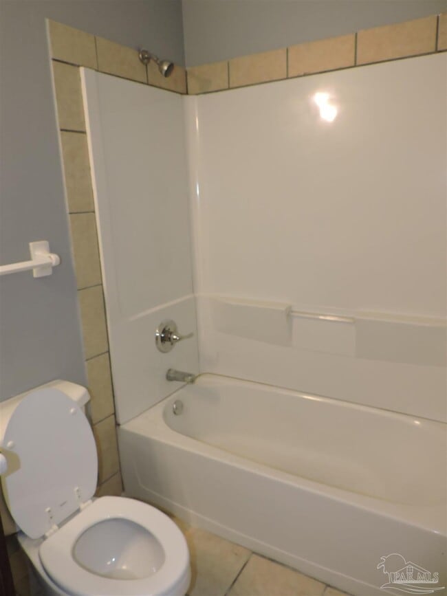 Building Photo - 5084 Yacht Harbor Dr