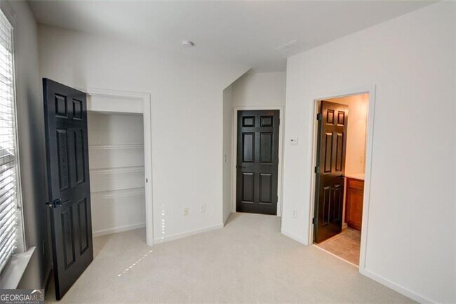 Building Photo - 2430 Natoma Ct SE