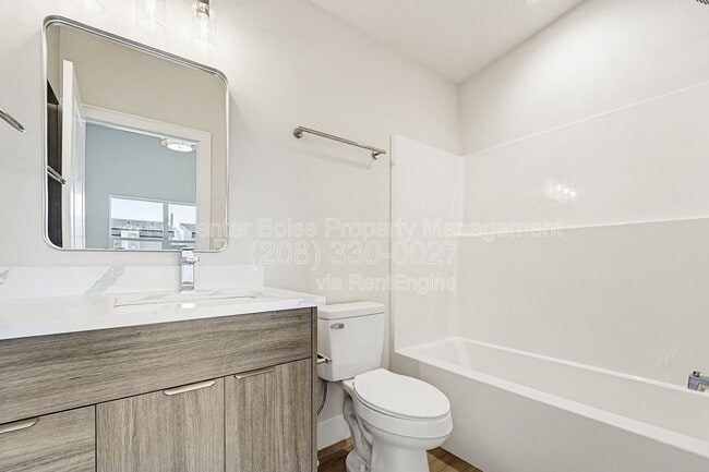 Building Photo - 4325 Greentrail