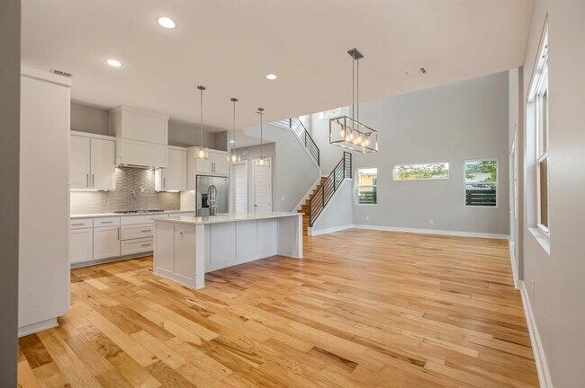 Building Photo - 3209 Govalle Ave