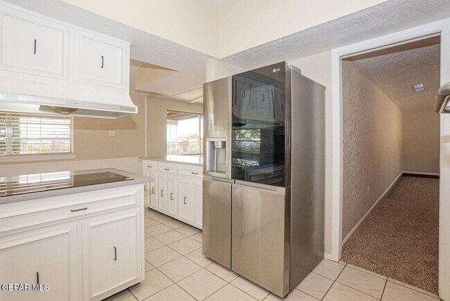 Building Photo - 4871 Los Reales Dr