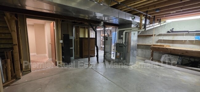 Building Photo - 572 W Jamison Pl