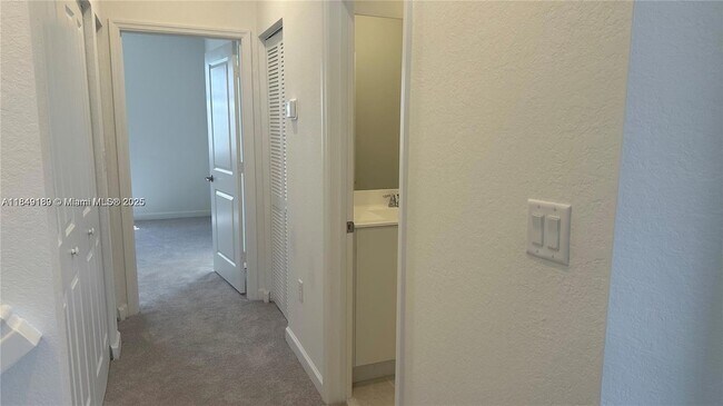 Building Photo - 2797 SE 25th Ave