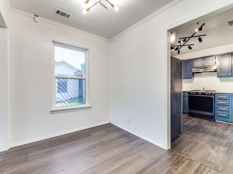 Building Photo - 1926 Chiesa Rd