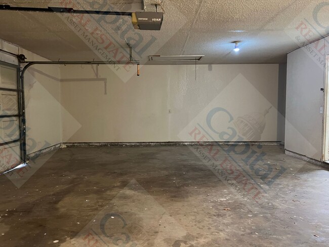 Building Photo - 6717 W Britton Rd
