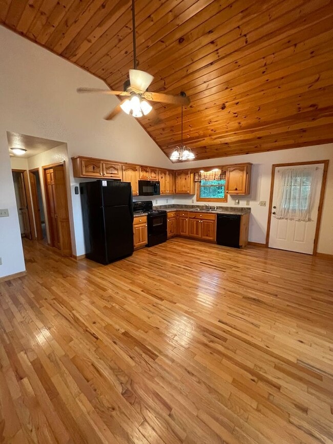 Building Photo - Emerald Downs 2 Bedroom