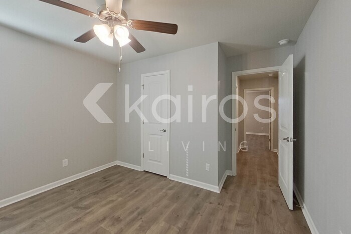 Building Photo - 418 Mango Dr