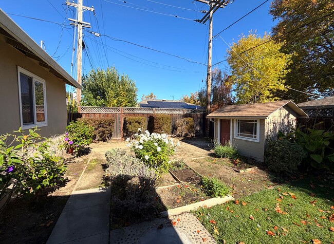 Building Photo - UPDATED LARGE 1500 sq/ft 3BR/2BA Cherry Chase Sunnyvale Home AVAILABLE NOW