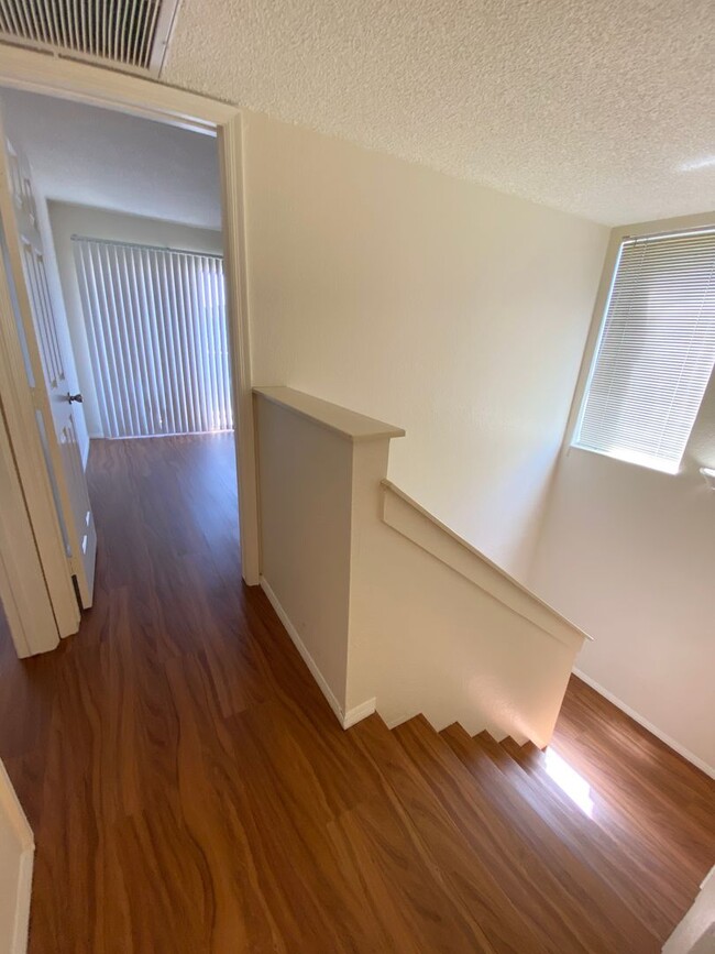 Building Photo - MOVE IN SPECIAL! 50% OFF FEBRUARY RENT! 2 ...