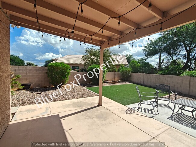 Building Photo - 9048 N Palm Brook Dr