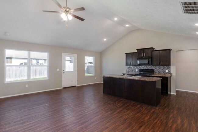 Building Photo - 4 Bedroom | 2 Bathroom | 3 Car Garage| Republic MO | Fenced Backyard!
