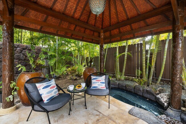 Building Photo - Large 6 Bedroom/5 Bathroom Home on Quiet Kailua Private Lane with Heated Pool and Spa Available 8...