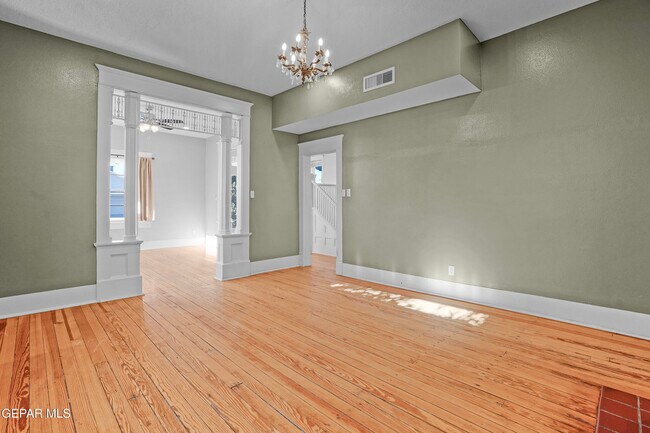Building Photo - 711 Upson Dr