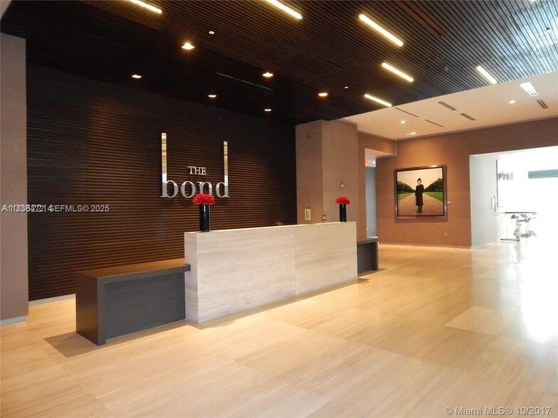 Building Photo - 1080 Brickell Ave