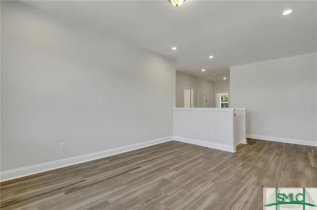 Building Photo - 157 Lower Creek Dr