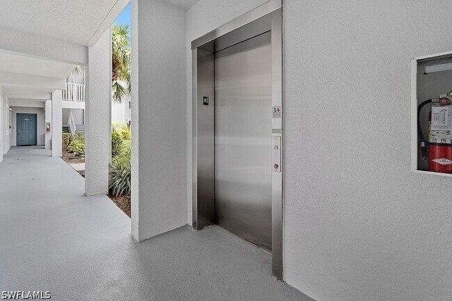 Building Photo - 7827 Regal Heron Cir