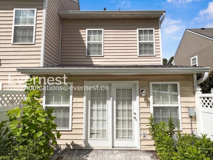 Building Photo - 7023 Sunnywood Dr