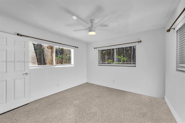 Building Photo - 1550 SW 23rd Ct