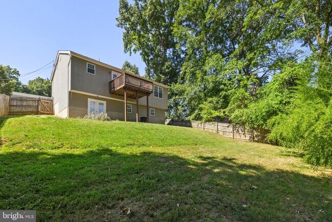 Building Photo - 345 Brown Ave