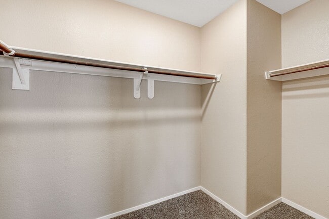 Building Photo - Adorable single story in a gated community!