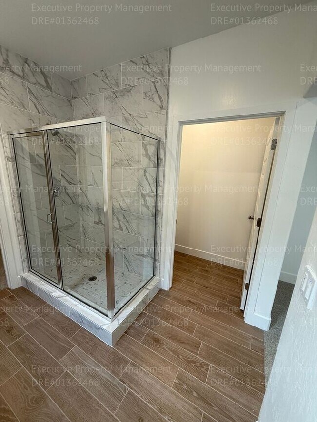 Building Photo - Newly constructed 3 bedroom/ 3 bathroom ho...