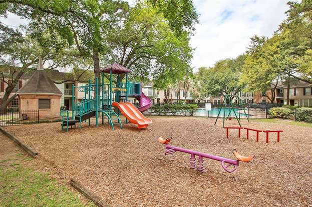Building Photo - 13168 Trail Hollow Dr