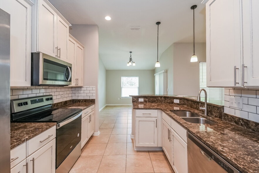Building Photo - 75094 Fern Creek Dr