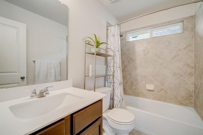 Building Photo - 18002 Malnati Dr