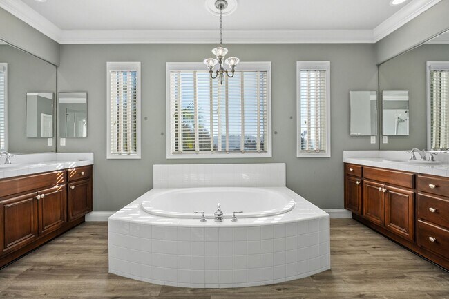 Building Photo - Stunning 5-Bedroom Pool Home in Talega – Luxury Living in San Clemente