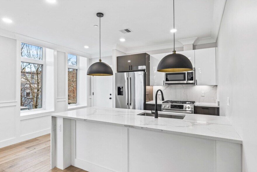 Building Photo - 35 Union Sq