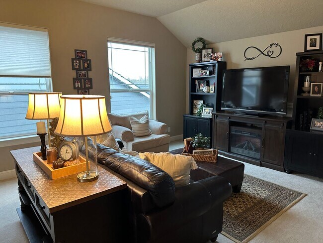 Building Photo - 788 Tukwila Dr
