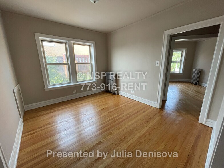 Building Photo - 4267 W Addison St