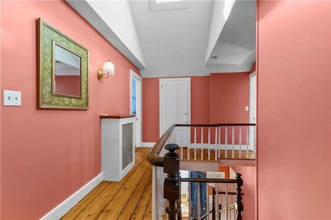 Building Photo - 58 Second St