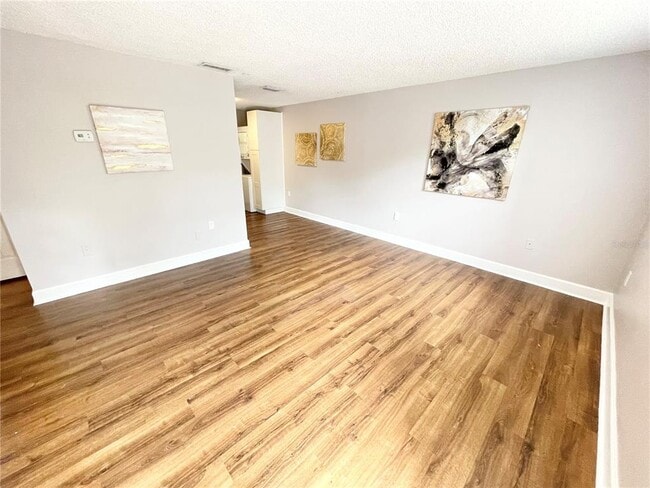 Building Photo - 813 S Fremont Ave