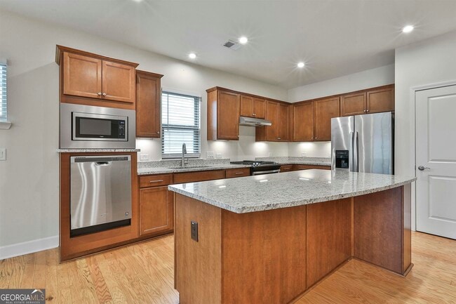 Building Photo - 330 Elkins Pl