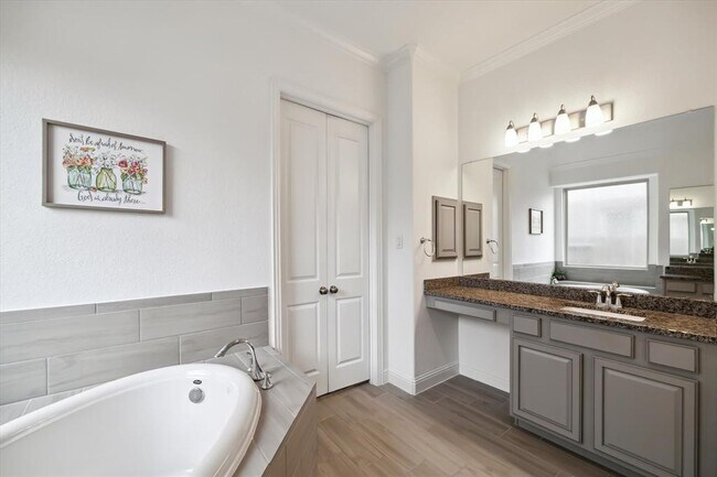 Building Photo - 13826 Sturcombe Gln Trl