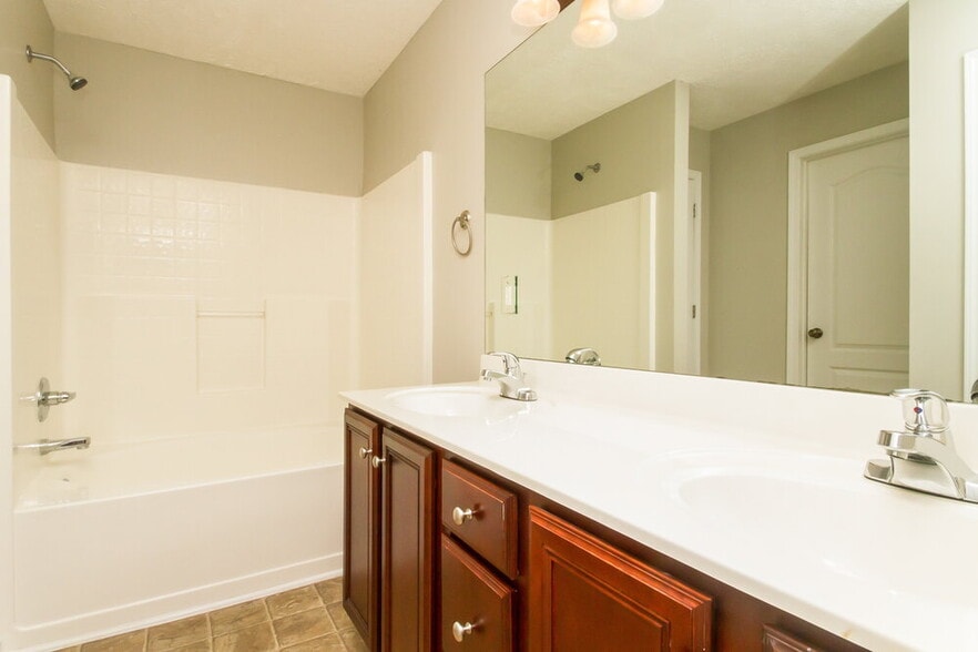 Building Photo - 5054 Betsy Ann Ave