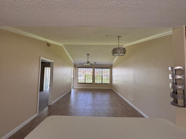 Building Photo - 6324 La Costa Dr